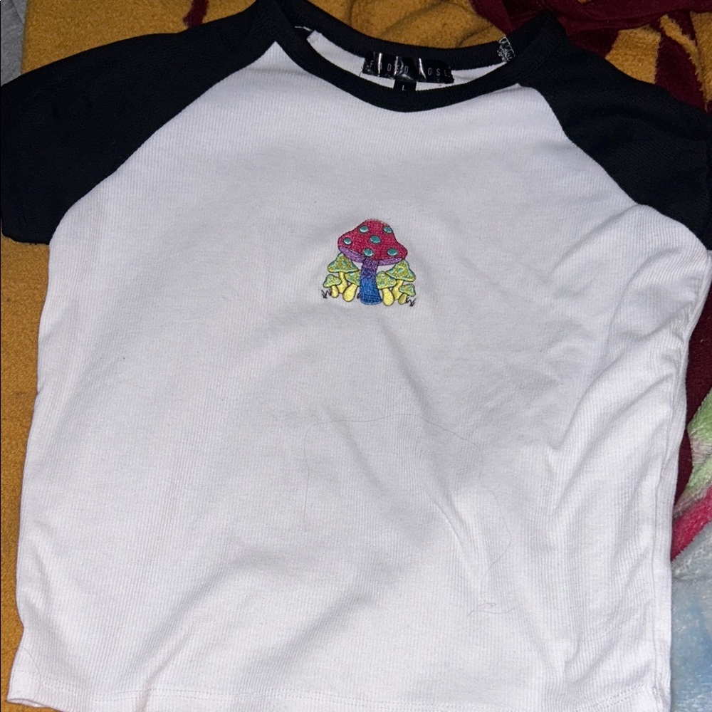 Women's Black and White Raglan Crop Top with Mushroom Design